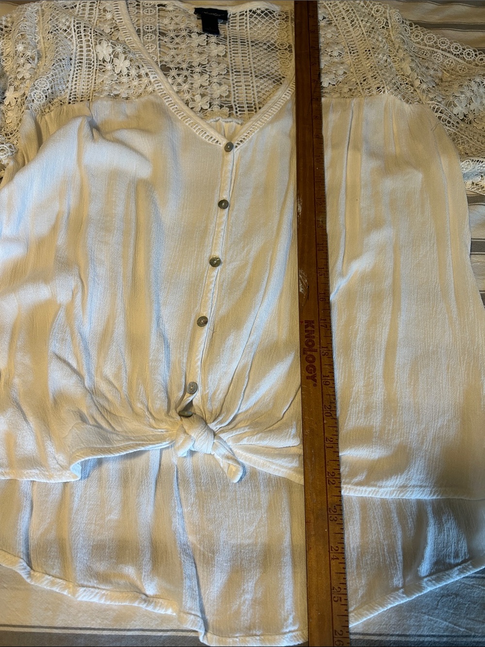 The Buckle Daytrip White Lace Detail Button Front Tie Boho Top Women Large L - Picture 9 of 9
